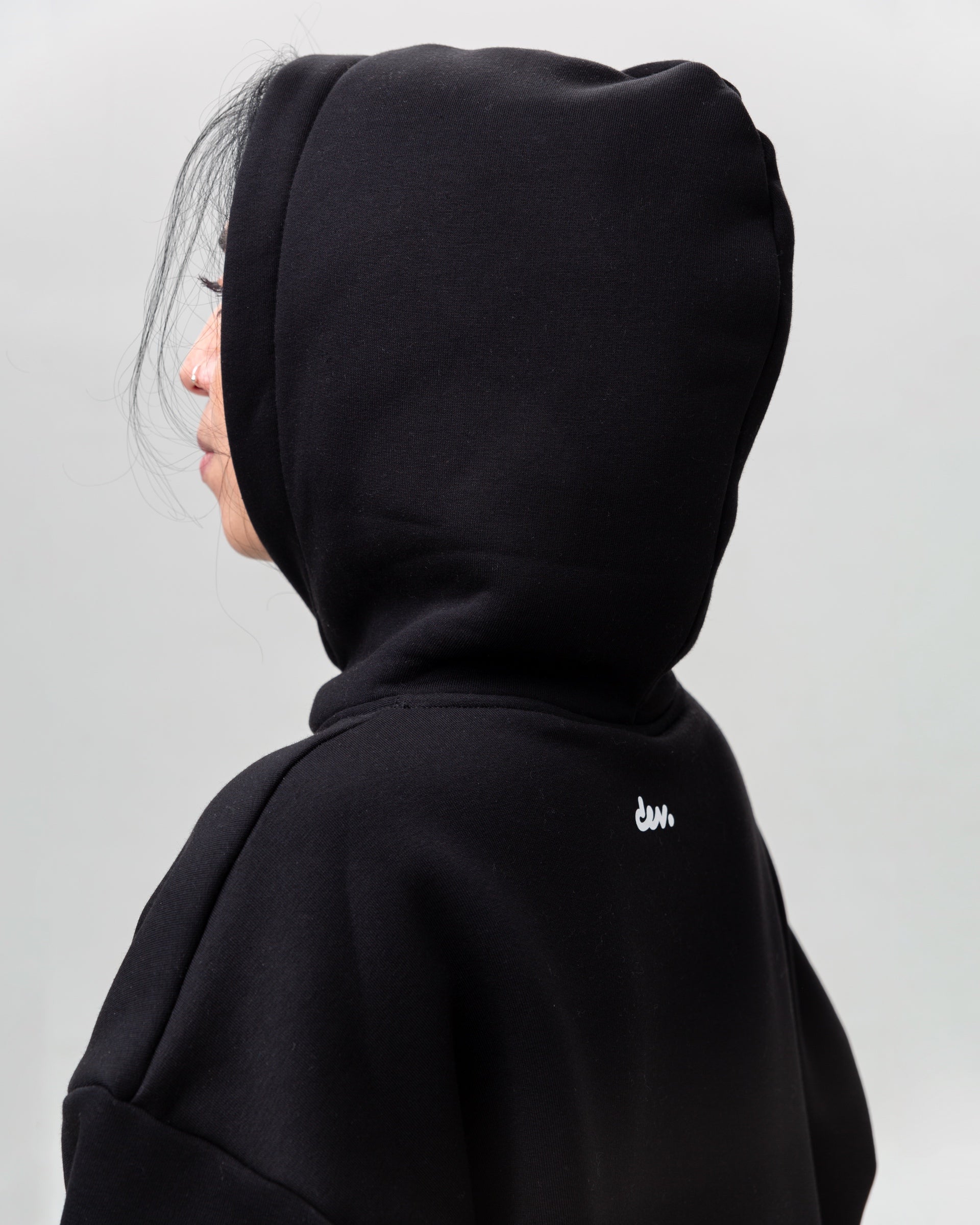 Black hoodie “Naturalny intelekt”